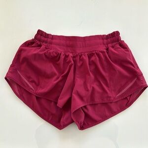 Lululemon 2.5” LR Hotty Hot Shorts